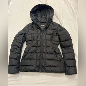 The North Face Women’s Black Hooded Puffer Jacket XS front pockets & one inside